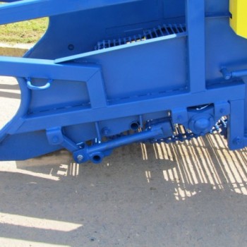 Картофелекопатель КСТ-1,4М-02 с активными лемехами Картофелекопатель КСТ-1,4М-02 с активными лемехами