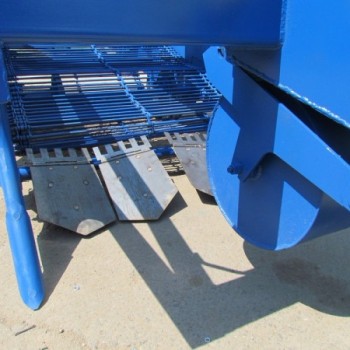 Картофелекопатель КСТ-1,4М-02 с активными лемехами Картофелекопатель КСТ-1,4М-02 с активными лемехами