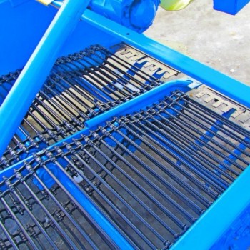 Картофелекопатель навесной двухрядный КТН-2ВМ-02 Картофелекопатель навесной двухрядный КТН-2ВМ-02