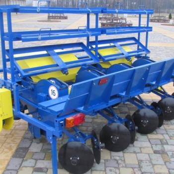 Картофелесажалка СПК-4 Картофелесажалка СПК-4