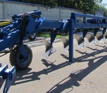 Плуг прицепной многокорпусный Плуг прицепной многокорпусный